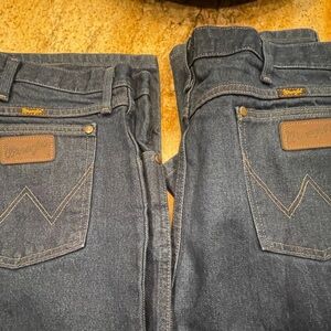 Men’s Wrangler Jeans 2 Pair lot new no tags